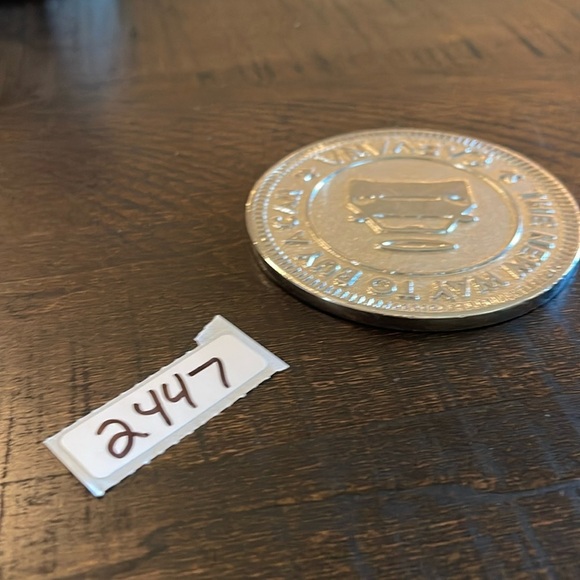 Carvana Car Token "The New Way To Buy A Car" 3 Inch Token - Picture 5 of 5